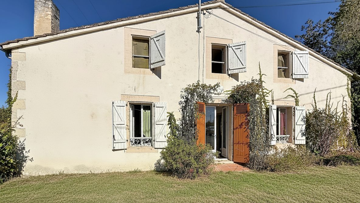 Maison 150 m² · à Charme · 150 m² · 275 000 €